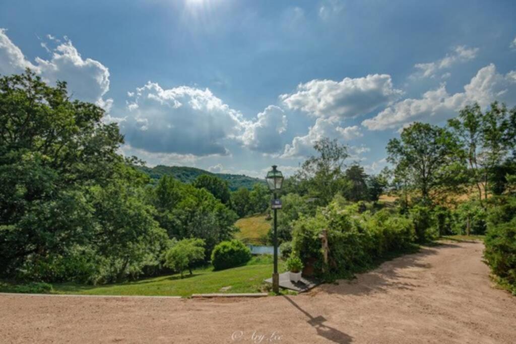 Gite Du Mont Plaisir Villa Chouvigny Buitenkant foto